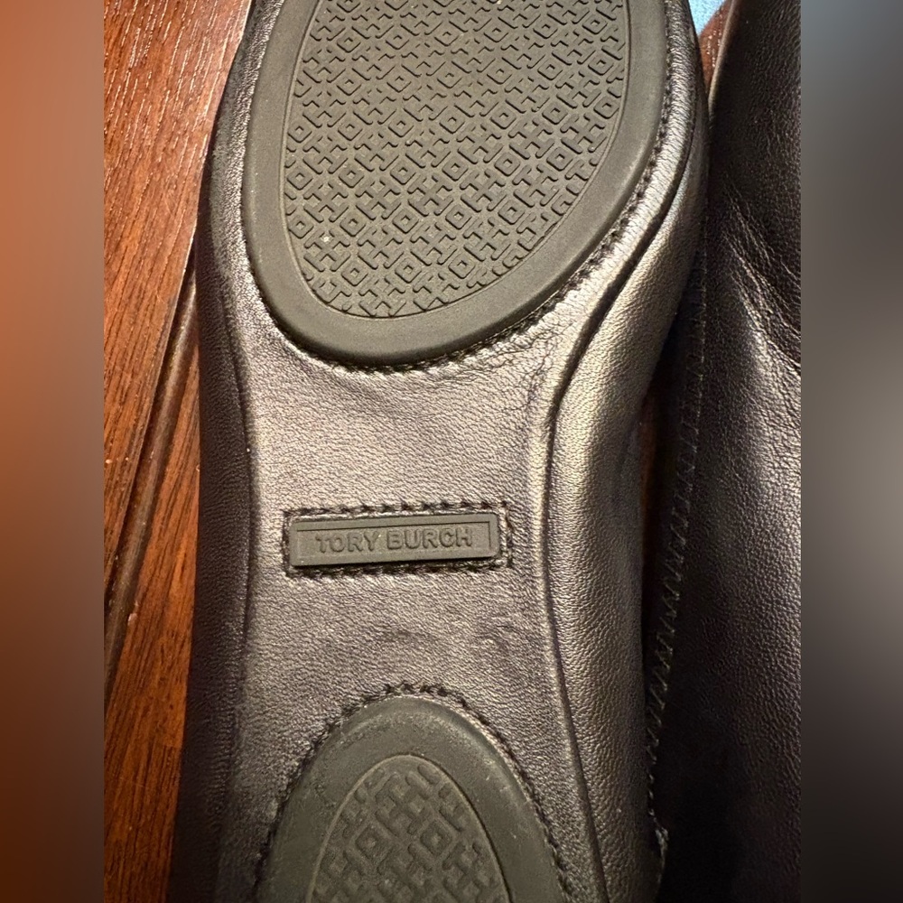 Tory Burch Black Flats with Gold Emblem - Picture 8 of 9